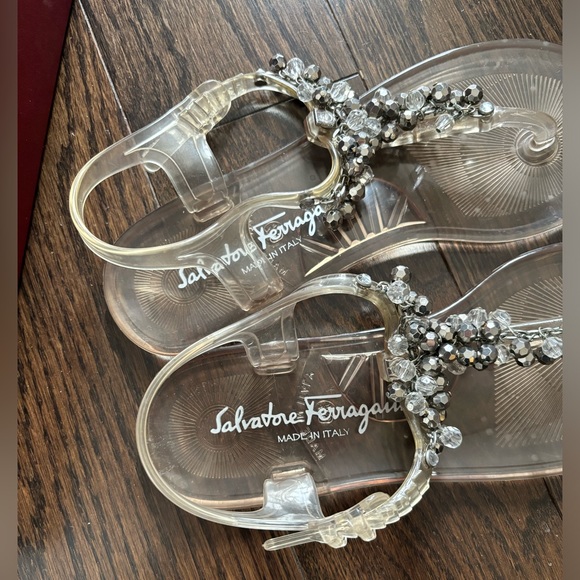 Authentic Ferragamo transparent sandals/flats - Picture 7 of 7